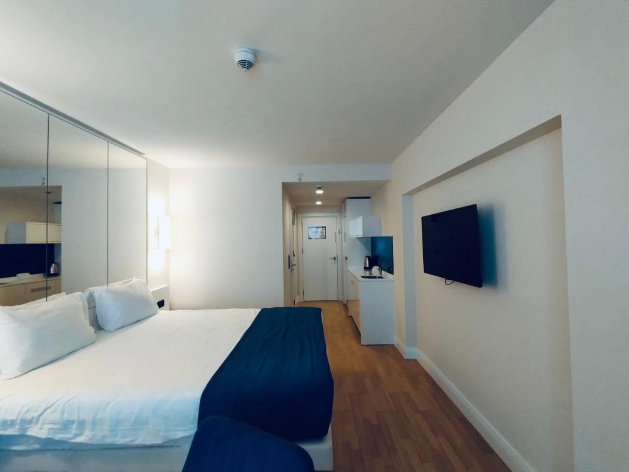 Amazing Orbi Apartment